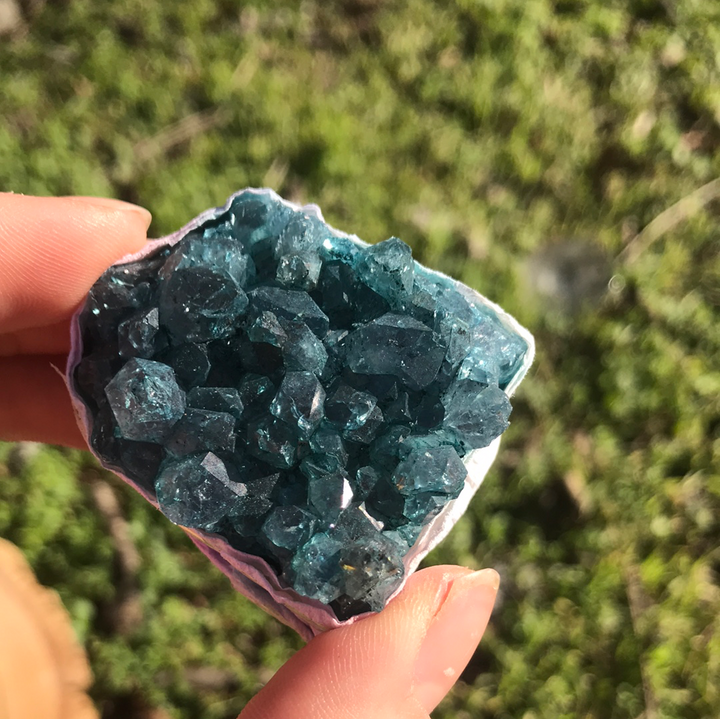 Quartz Cluster Dyed DYE1-2
