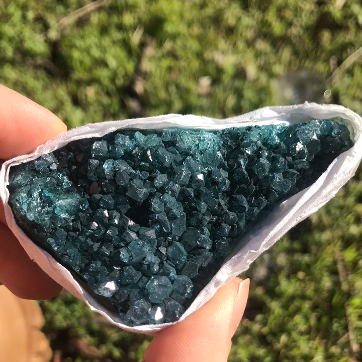Quartz Cluster Dyed DYE1-2