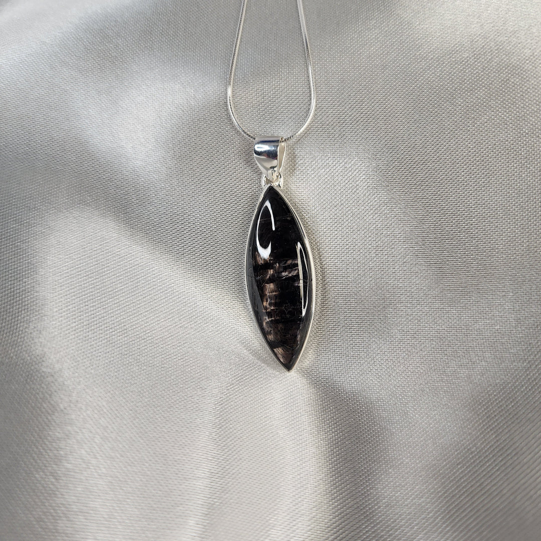 Hypersthene Pendant-MN26001