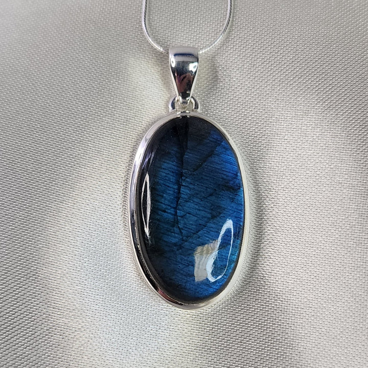 Blue Fire Labradorite Pendant-MN26006