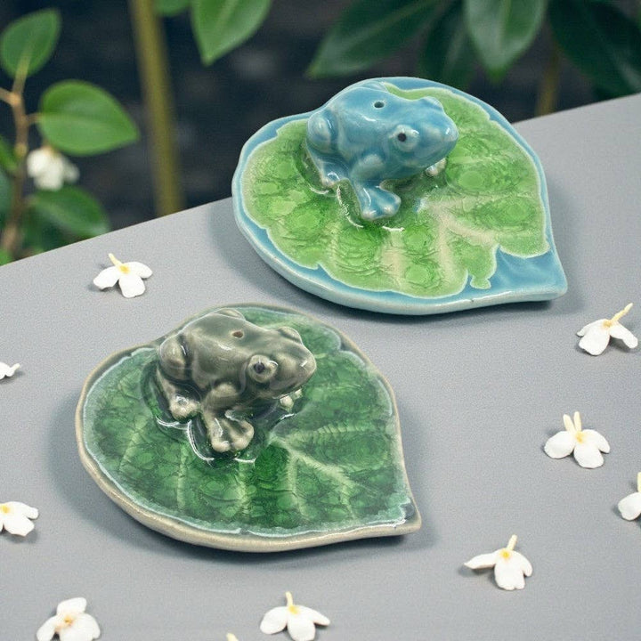 Frog-Leaf Incense Holder