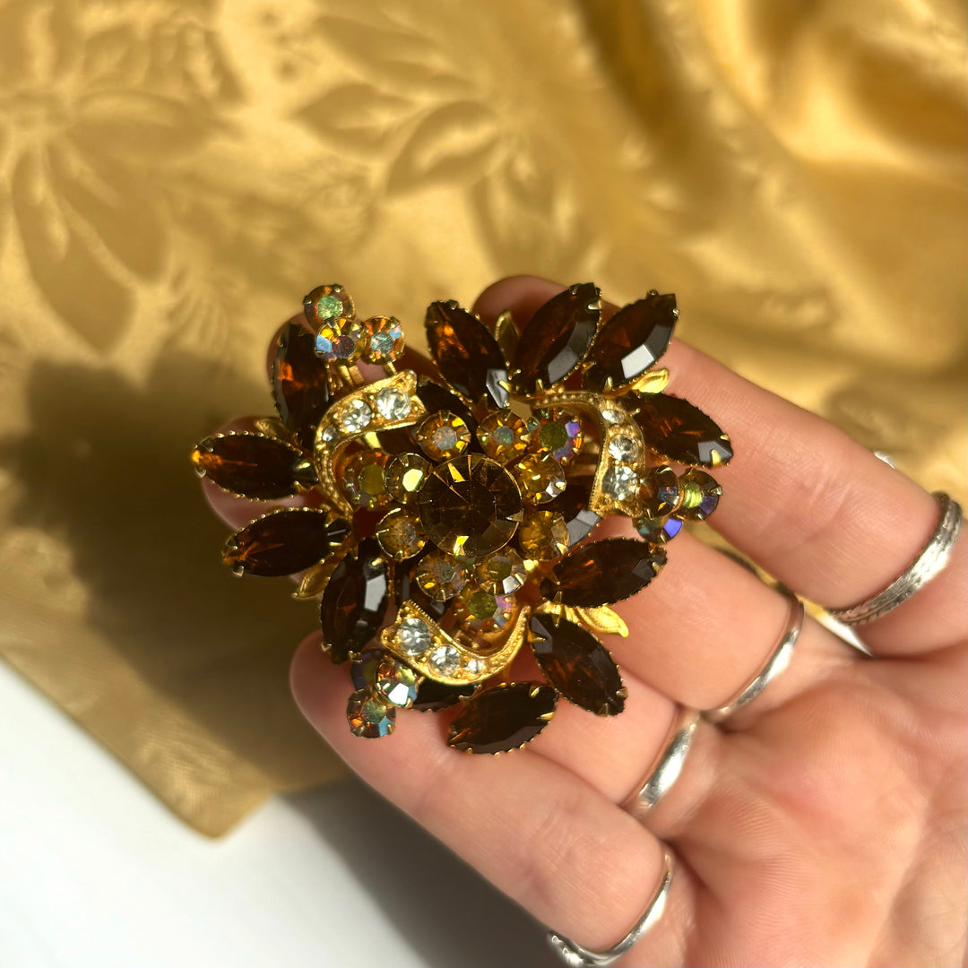 Golden Cluster Pin-LC074