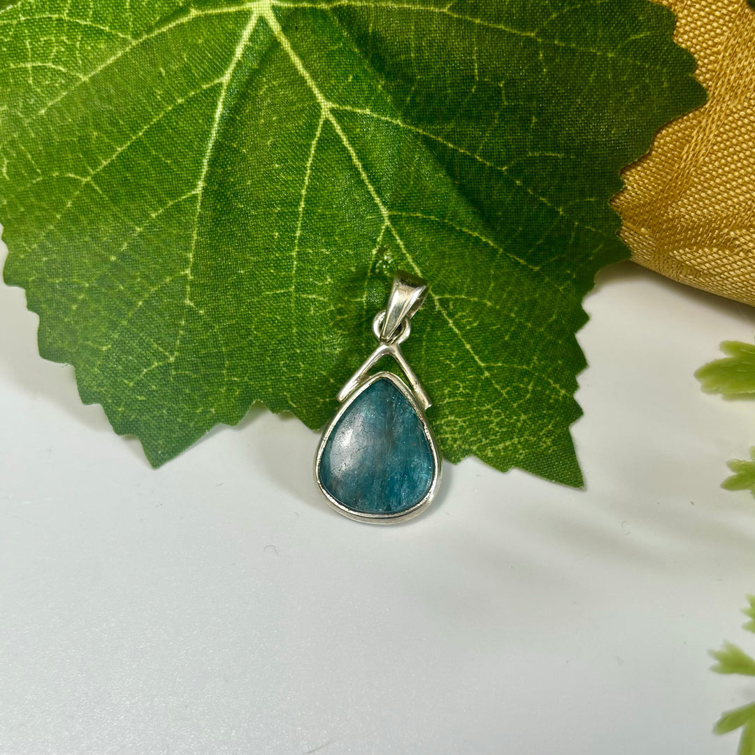 Apatite Pendant SS-SB18