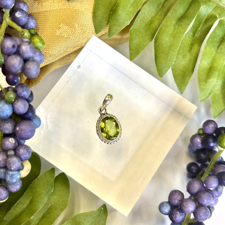 Peridot SS Pendant -JCP468