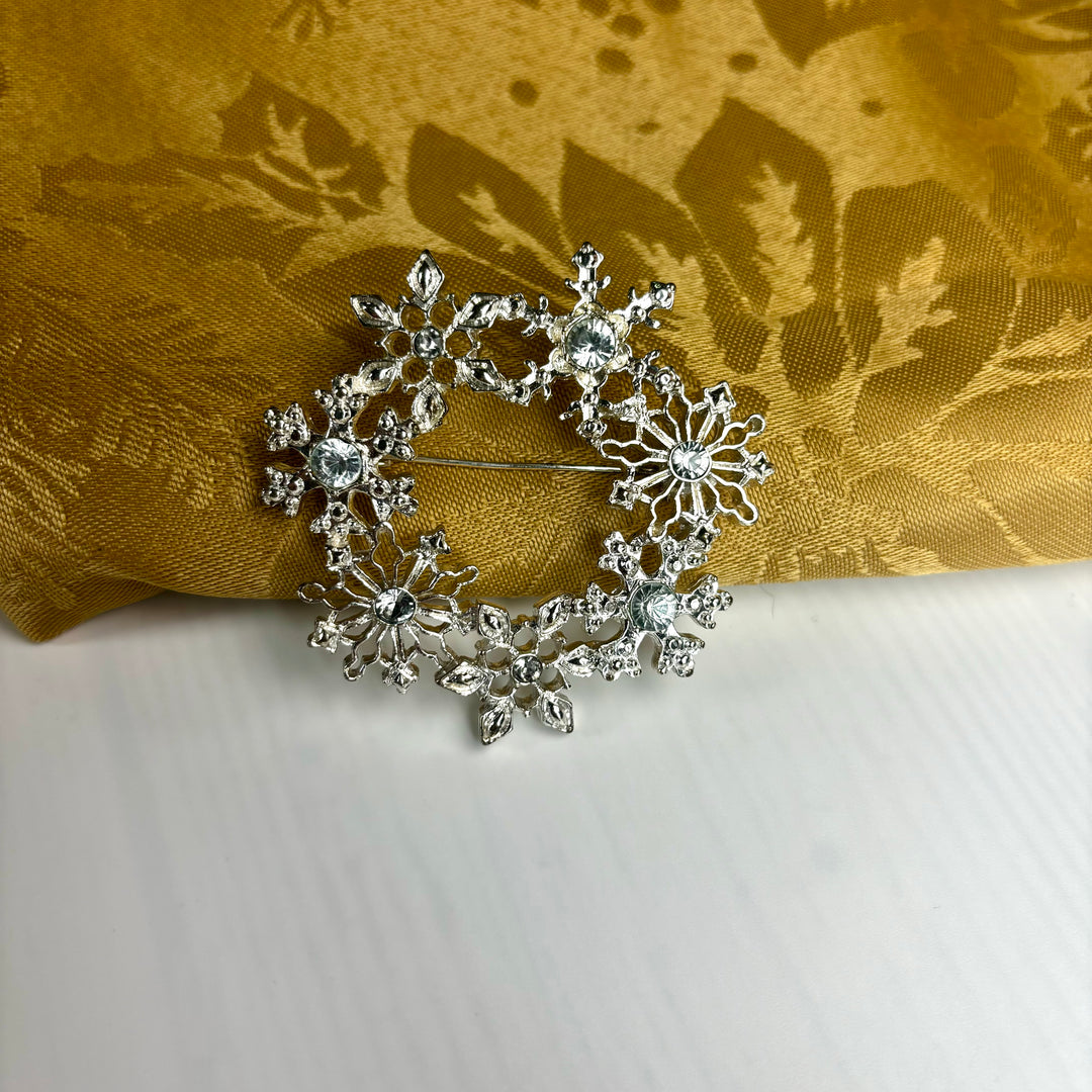 Snowflake Cluster Pin-LC099