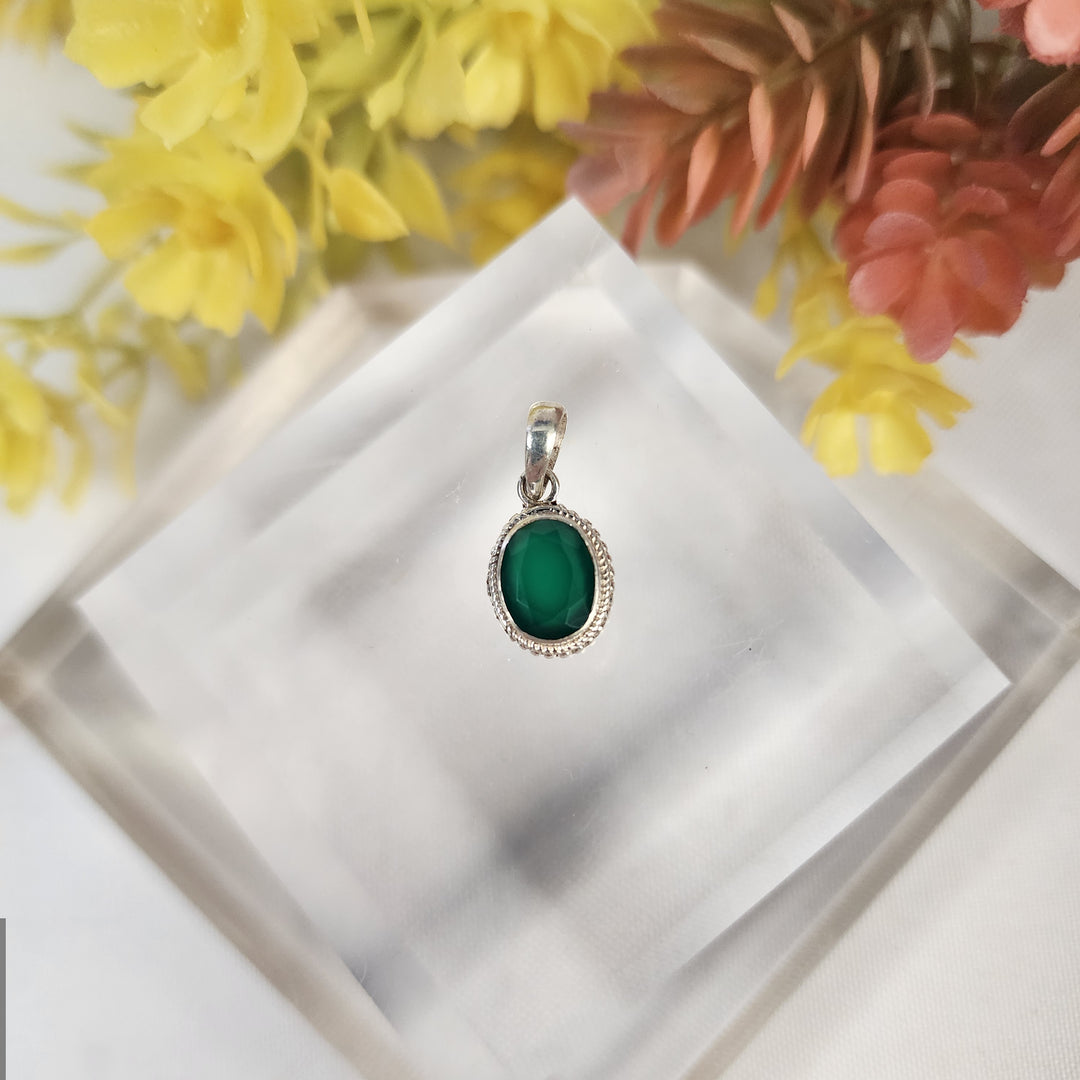 Green Onyx Pendant  -JDS26031
