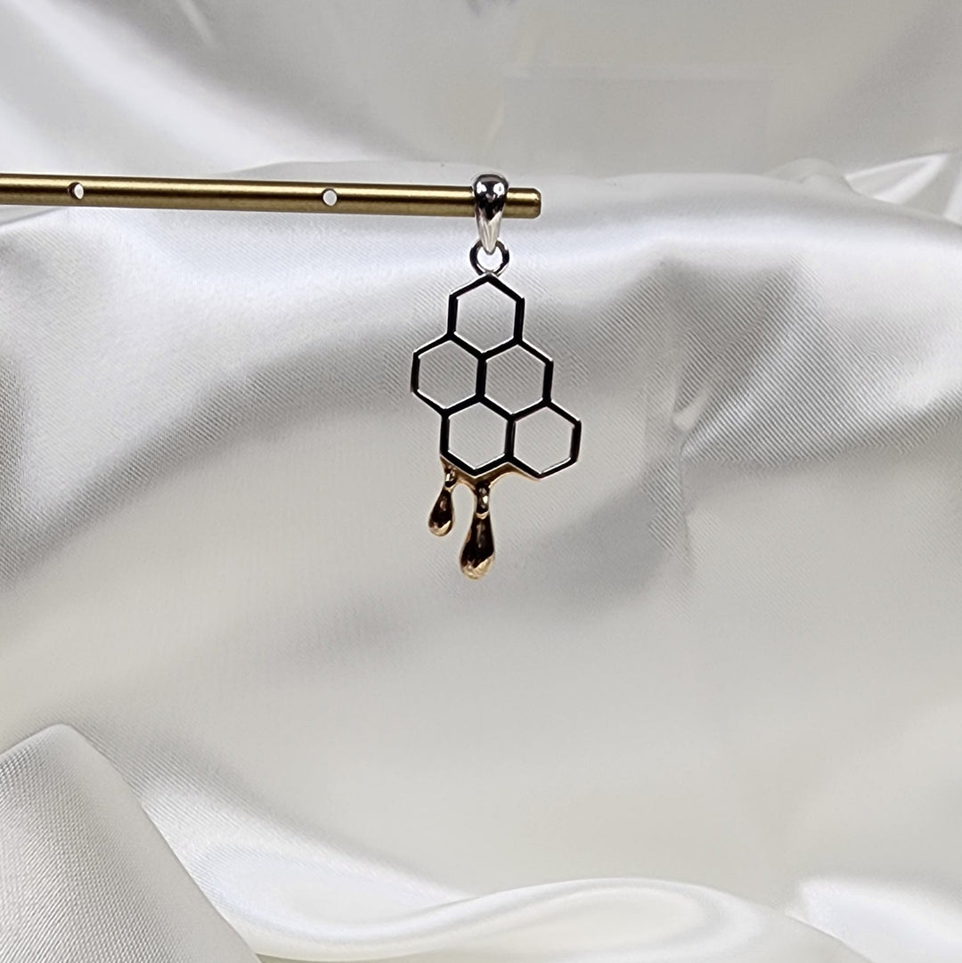 Honeycomb Pendant-MJ148