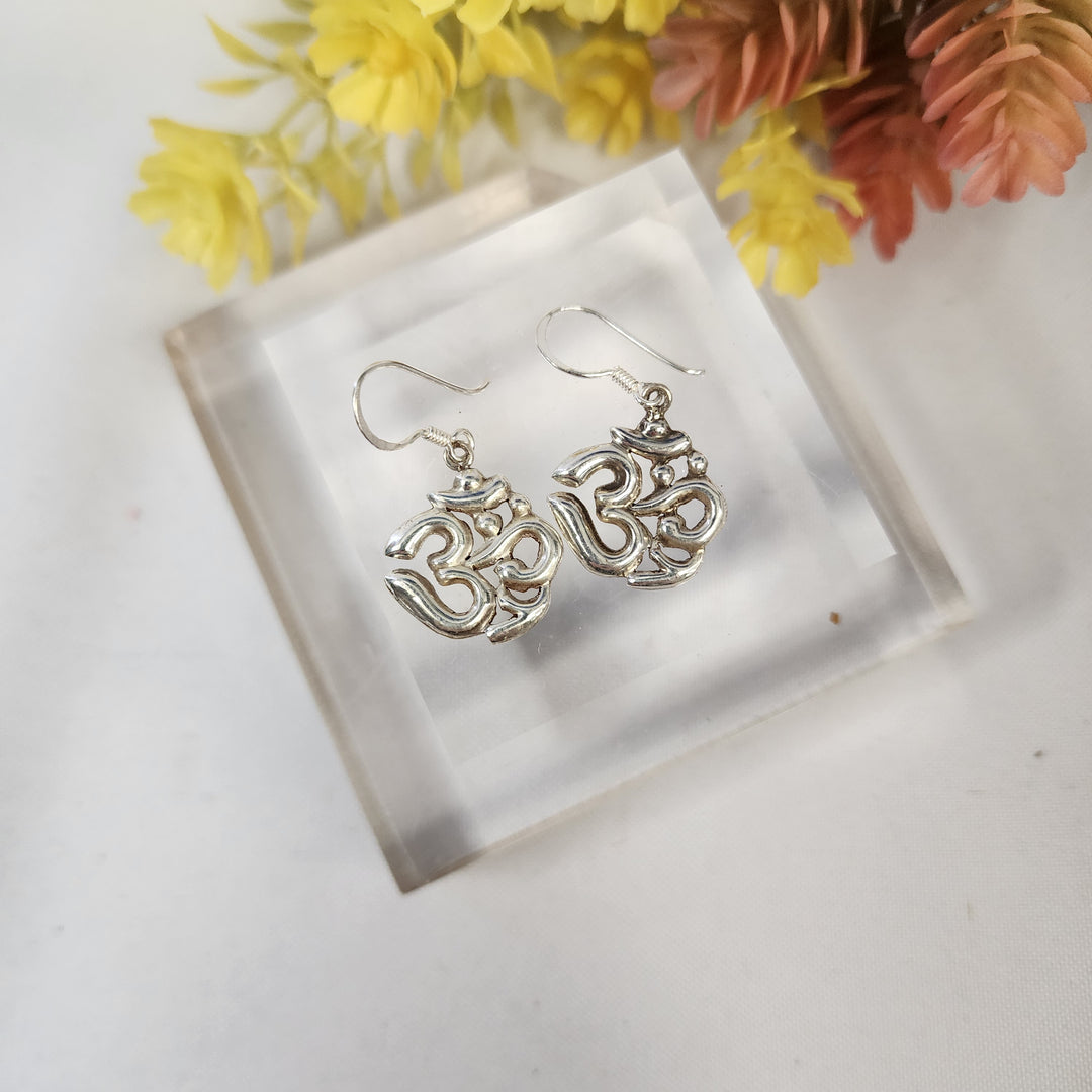 OHM Earrings  -JDS26077