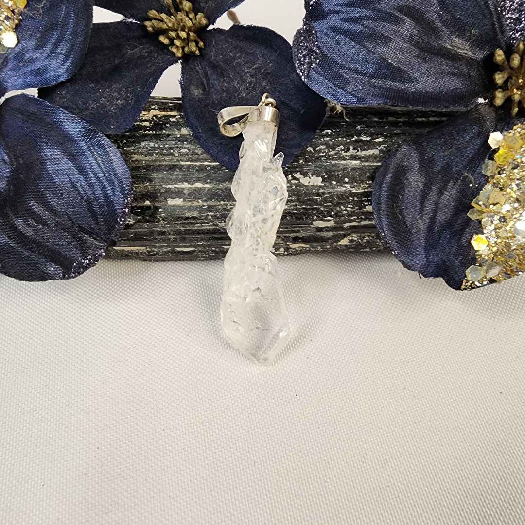 Faden Quartz Pendant FAD-3