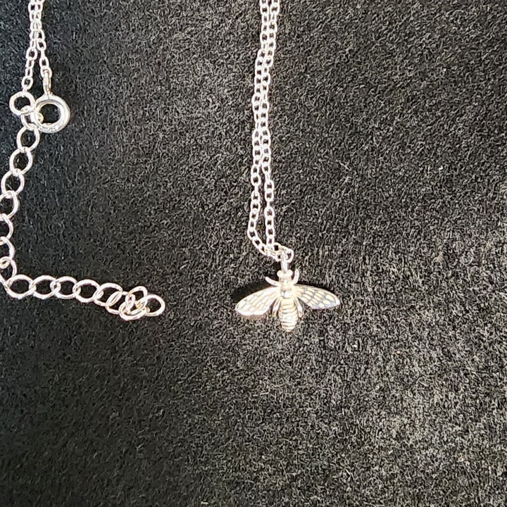 Tiny Bee Necklace-MJ145