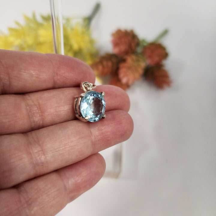 Blue Topaz-Pendant JC26001