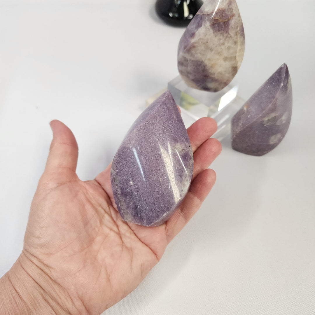 Lepidolite Flame CR26018