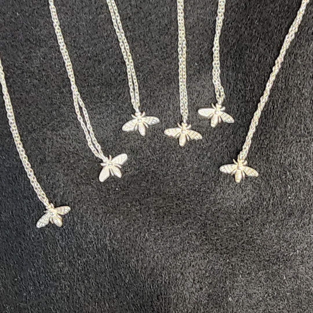 Tiny Bee Necklace-MJ145