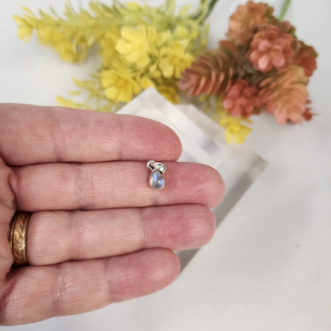 Moonstone Pendant  -JDS26024