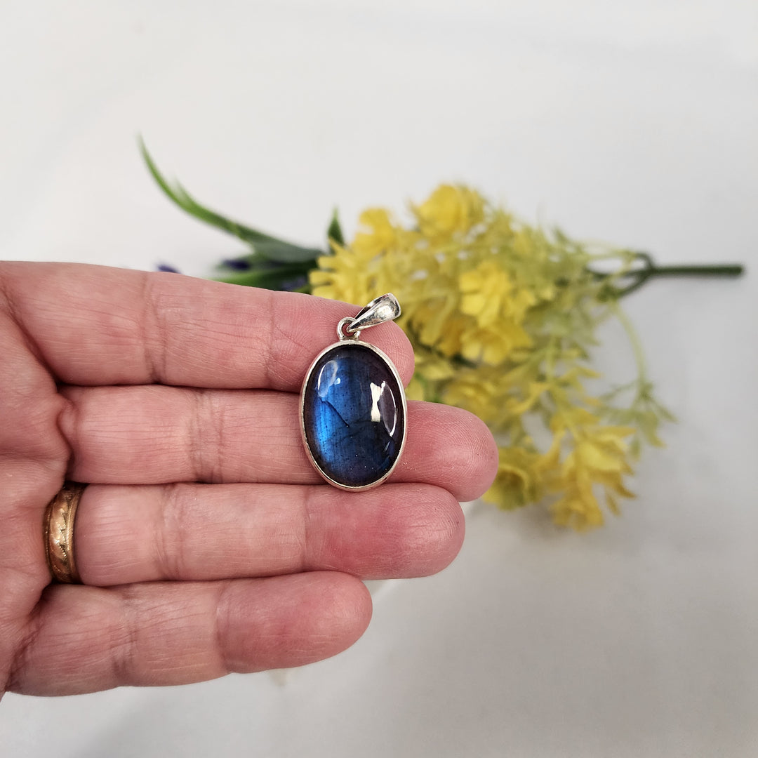 Labradorite Pendant  -JDS26107