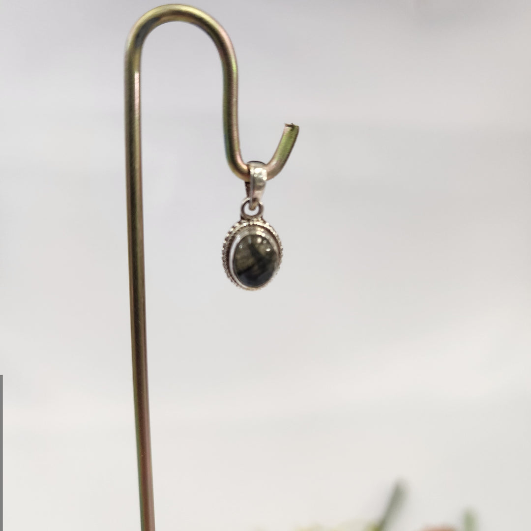 Labradorite Pendant  -JDS26032