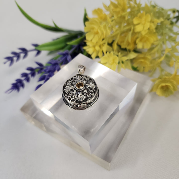 Citrine Locket  -JDS26142