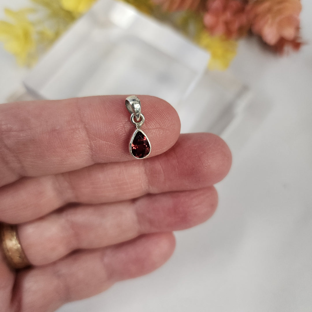 Tourmaline Pendant  -JDS26022