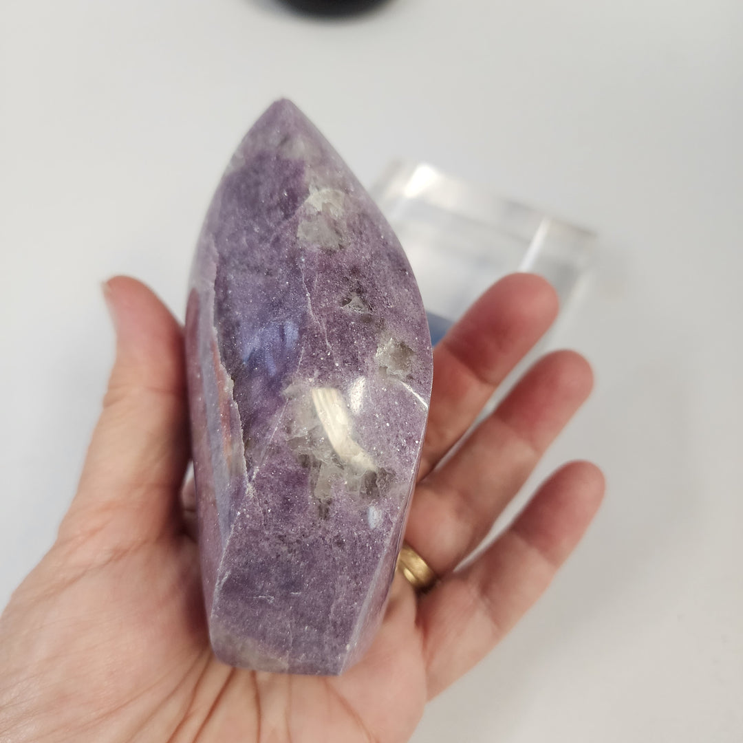 Lepidolite Flame CR26021