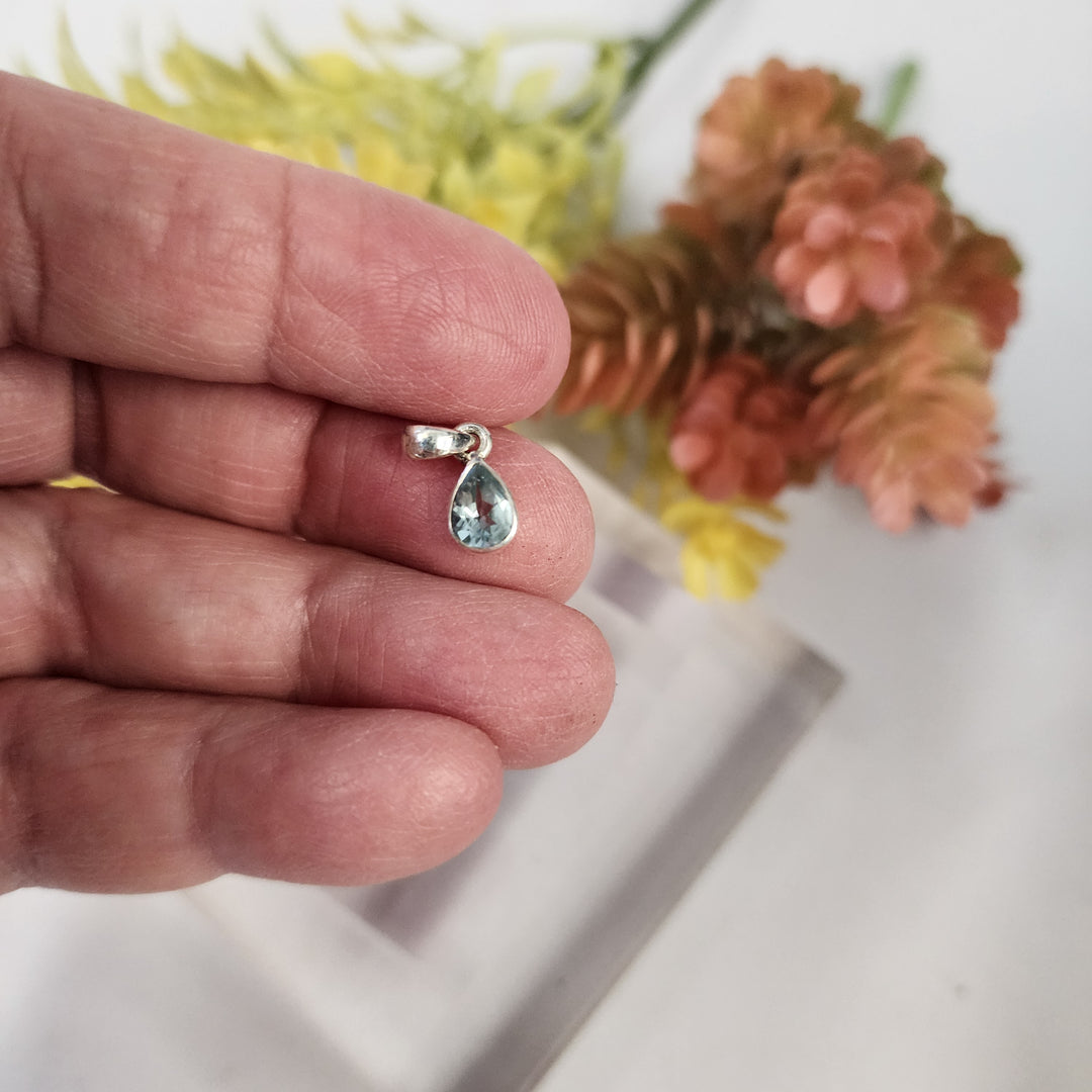 Aquamarine Pendant  -JDS26019