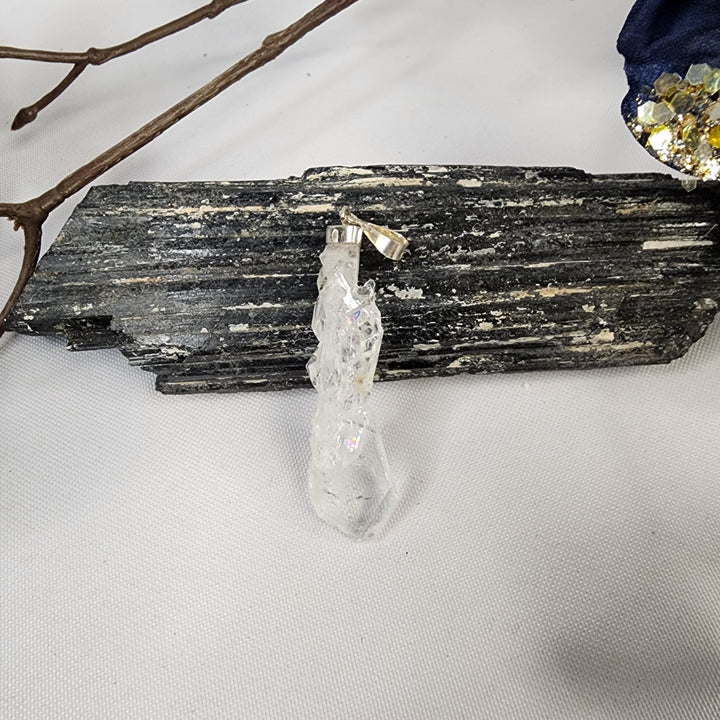 Faden Quartz Pendant FAD-3