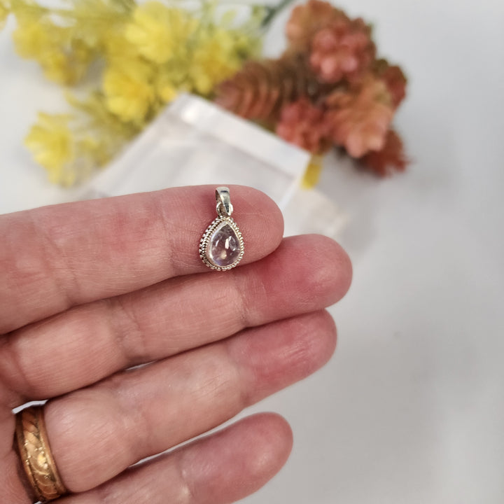 Moonstone Pendant  -JDS26037