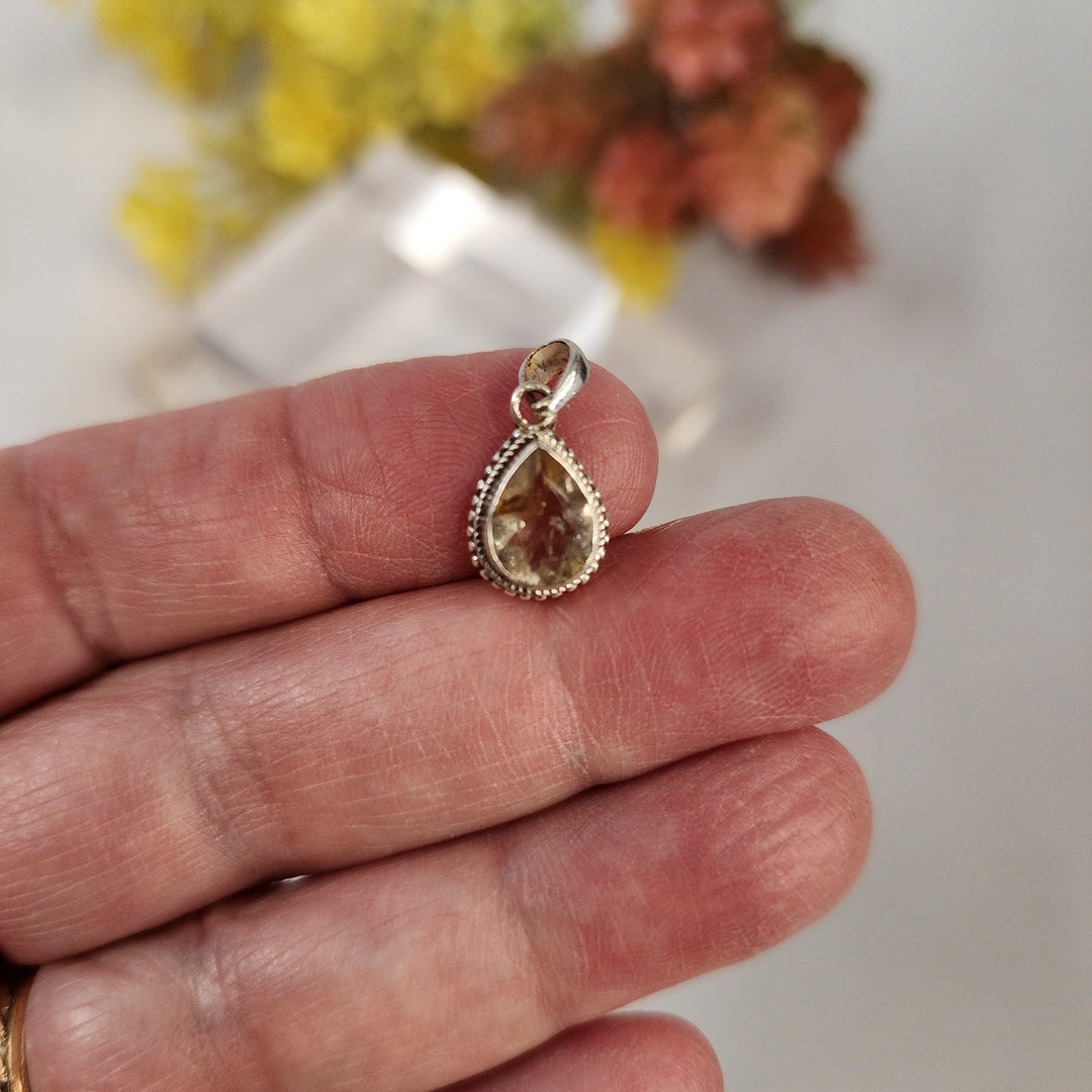 Rutile Quartz Pendant  -JDS26043