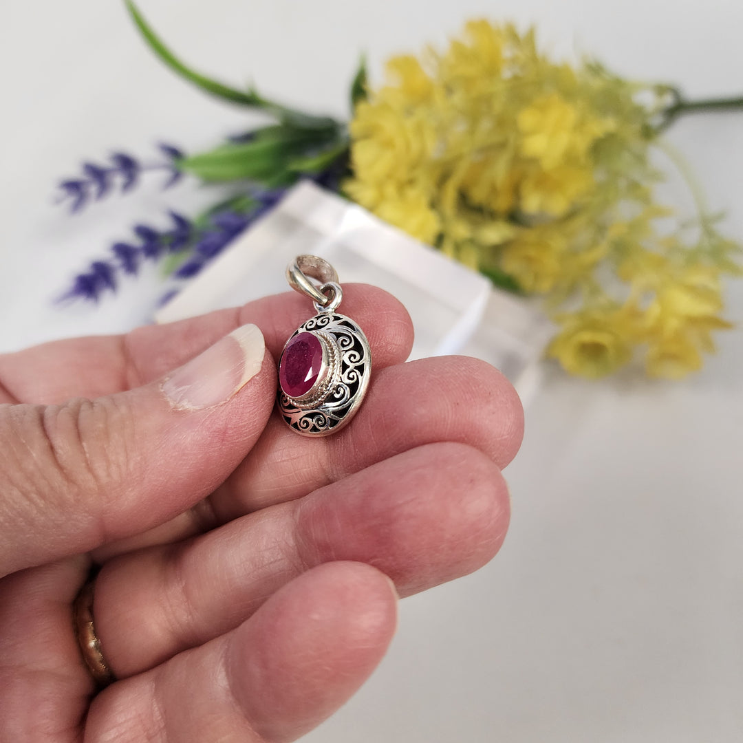 Ruby Pendant  -JDS26106