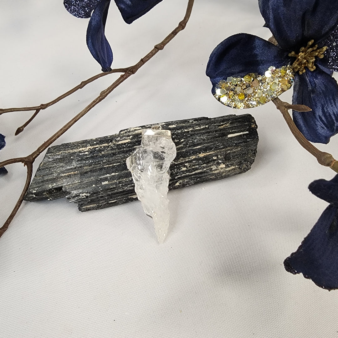 Faden Quartz Pendant FAD-1