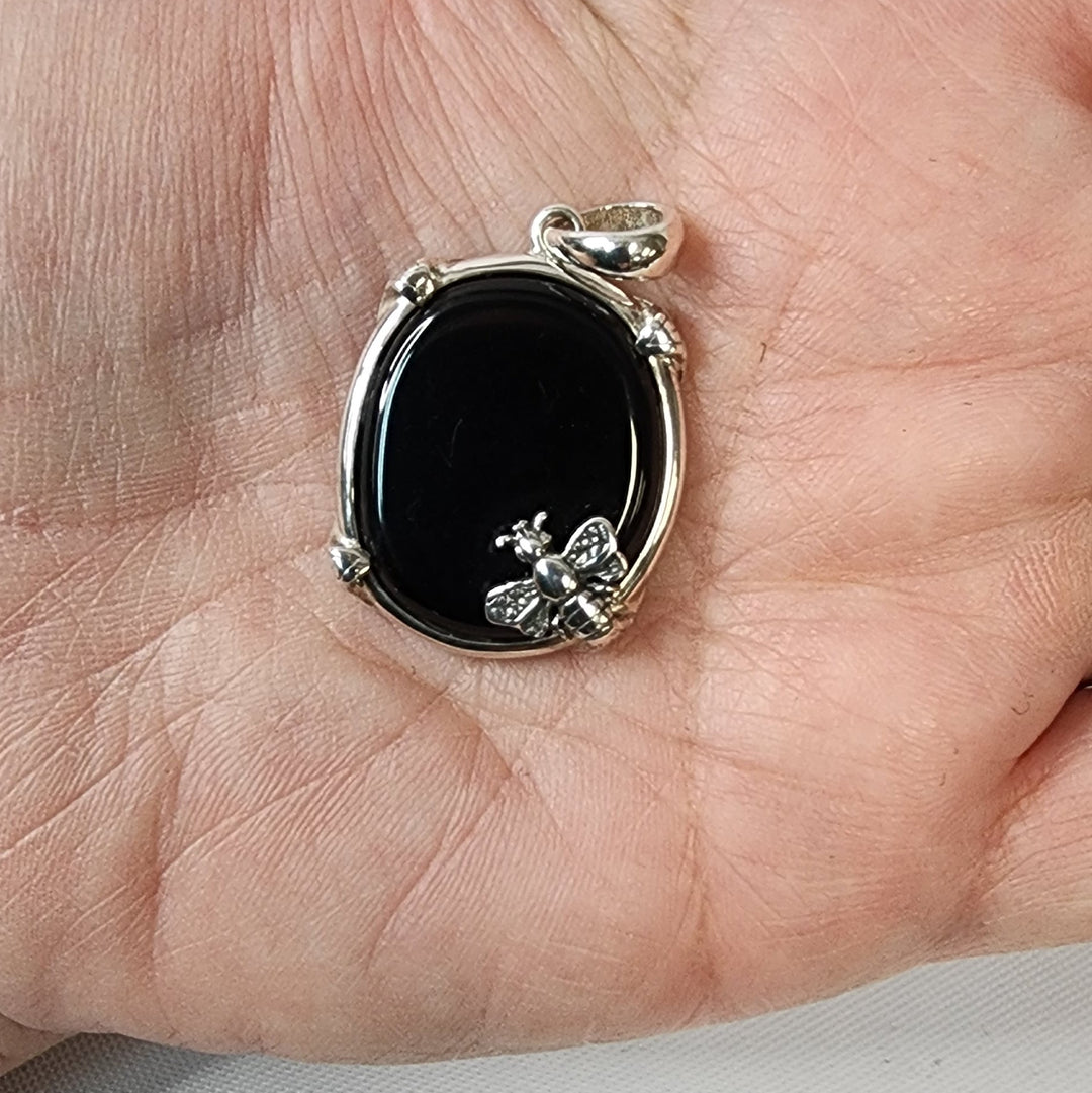 Black Onyx w/Bee Pendant-MJ147
