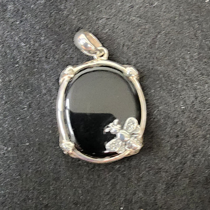 Black Onyx w/Bee Pendant-MJ147