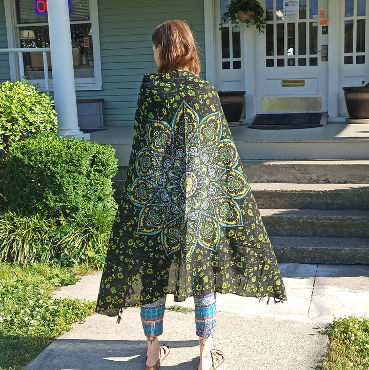 Daisies Mandala - Rayon Sarong 45"x62" (M)
