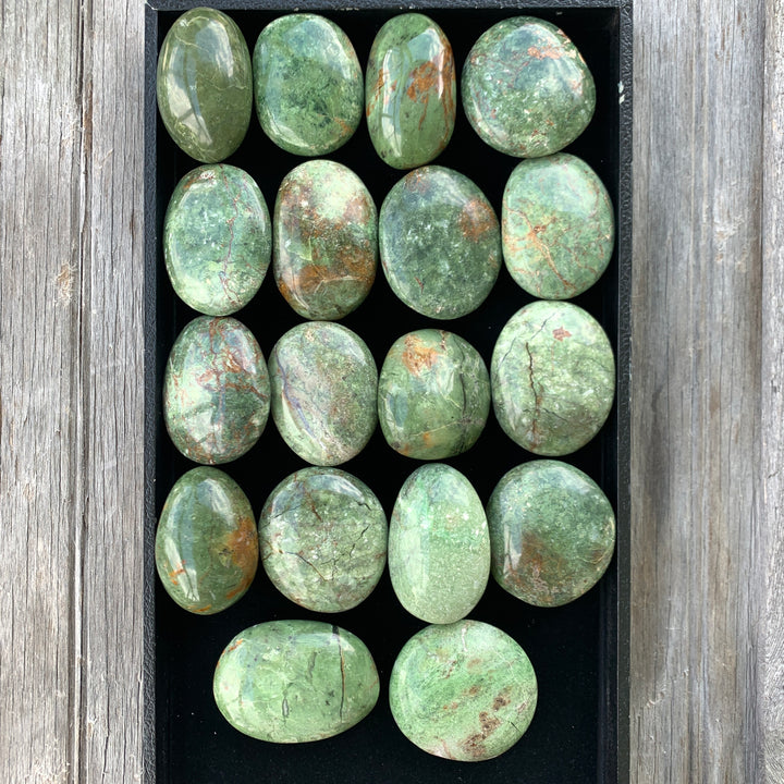 Chrysoprase Palm Stone PS26-5WZ