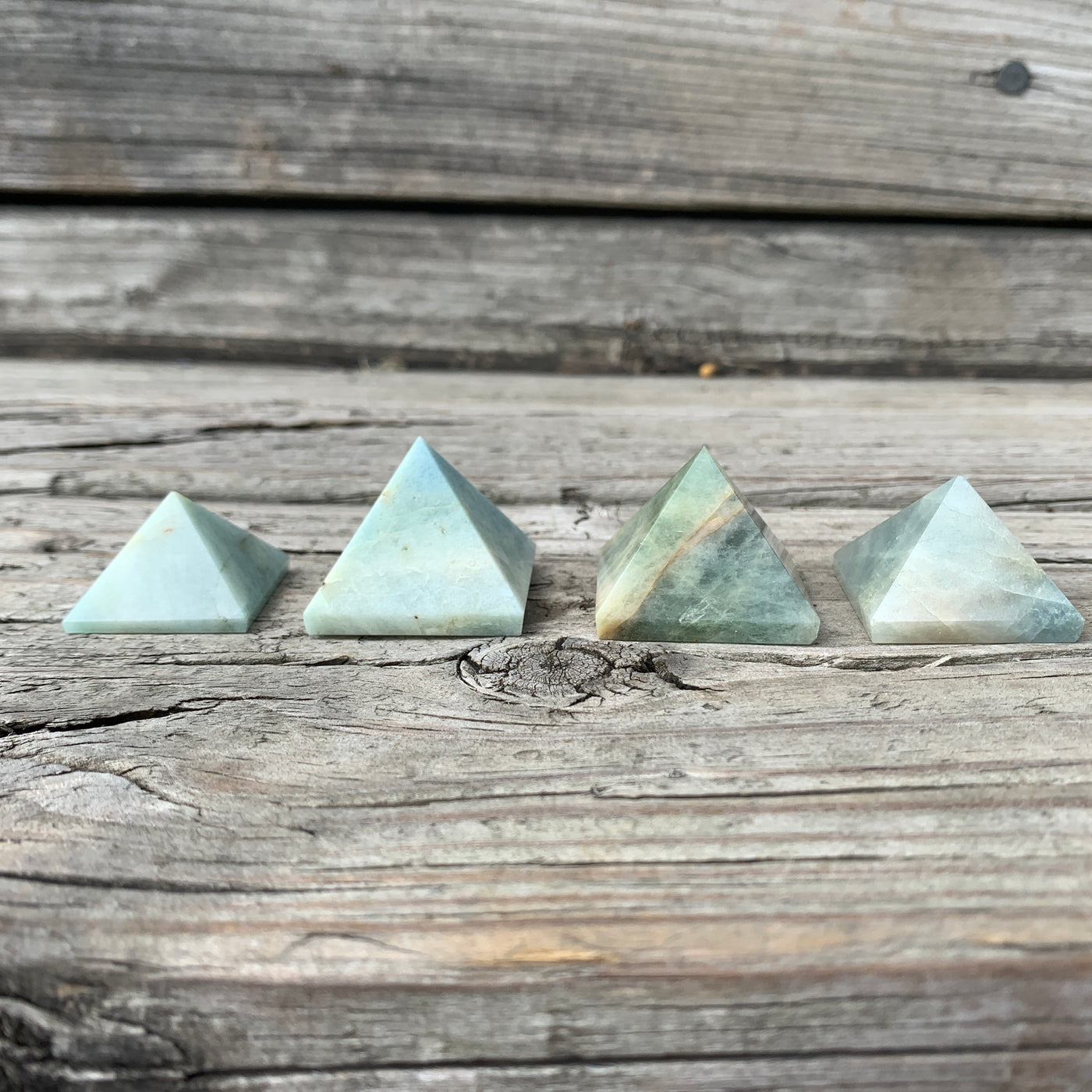 Aquamarine Pyramid PY15-1