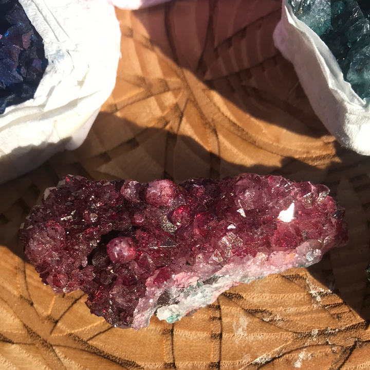 Quartz Cluster Dyed DYE1-1