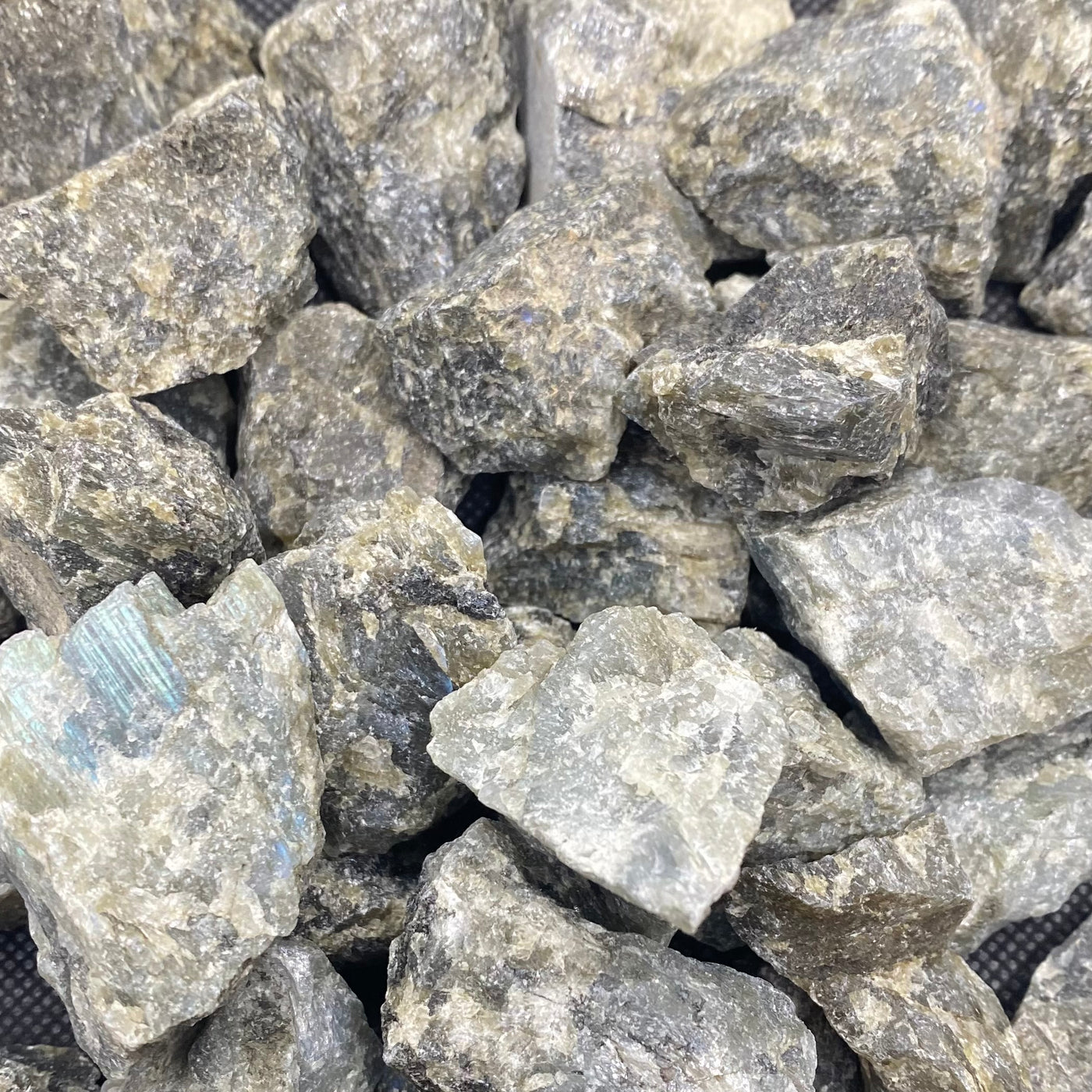 Labradorite (Rough) L109